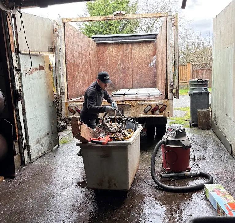 BIN86JUNK Removal Vancouver